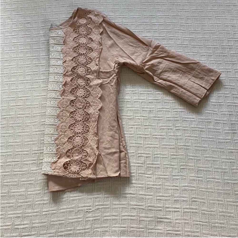 Beyond Vintage tan lace top. - Picture 4 of 8